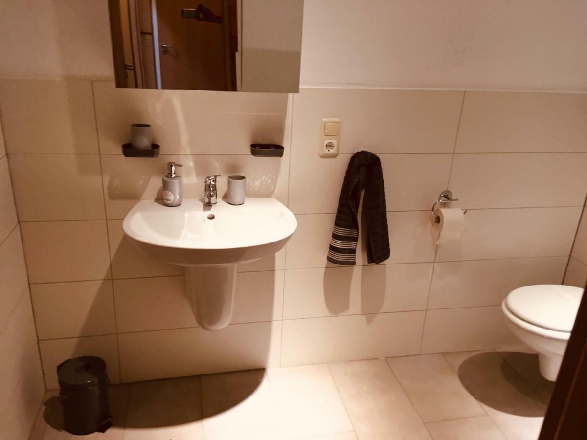 Ferienwohnung Am Nuerburgring/Wintersport Arft Acht Екстер'єр фото