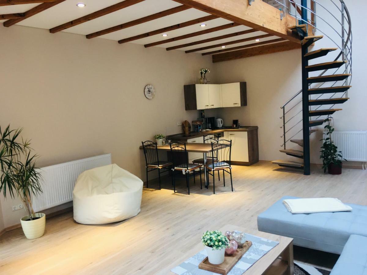 Ferienwohnung Am Nuerburgring/Wintersport Arft Acht Екстер'єр фото